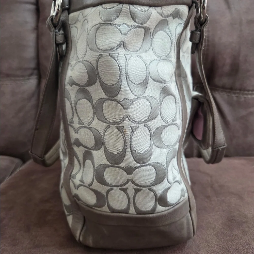 Coach Cream and Gray Signature Shoulder Bag - Picture 5 of 12